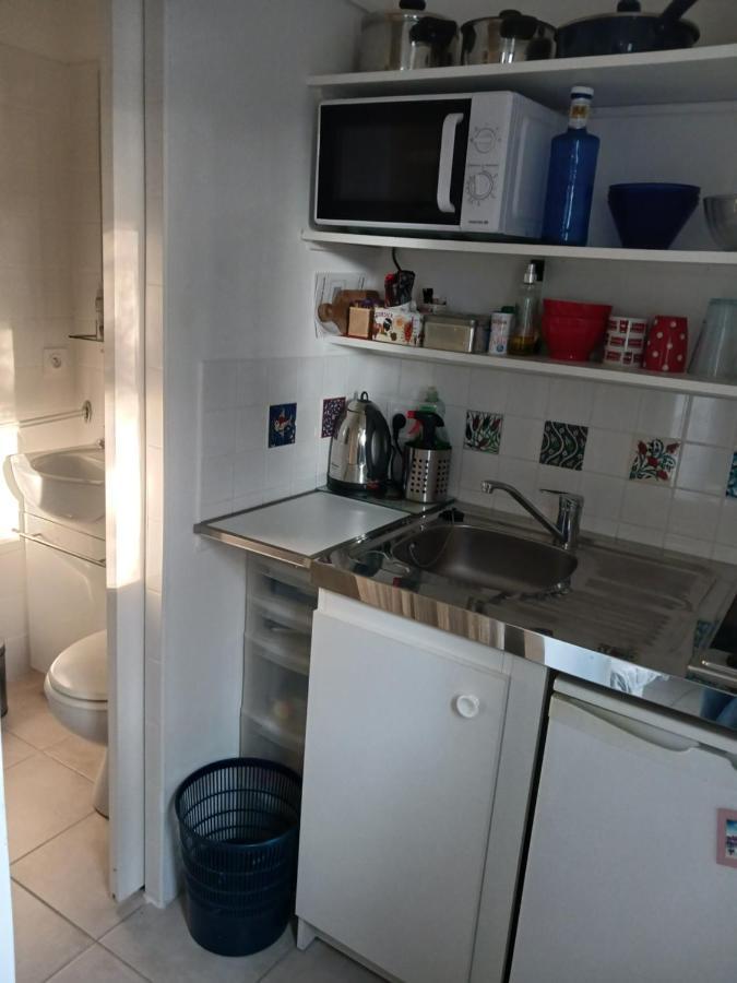 Studio Charmant Et Calme Villeneuve Les Avignon Entree Et Cour Independantes Climatisation Piscine Parking 외부 사진