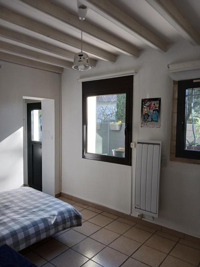 Studio Charmant Et Calme Villeneuve Les Avignon Entree Et Cour Independantes Climatisation Piscine Parking 외부 사진